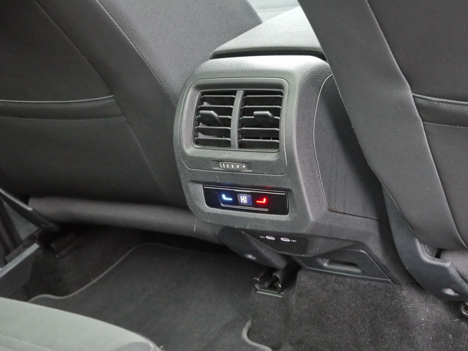 Volkswagen Touran - Bild 17