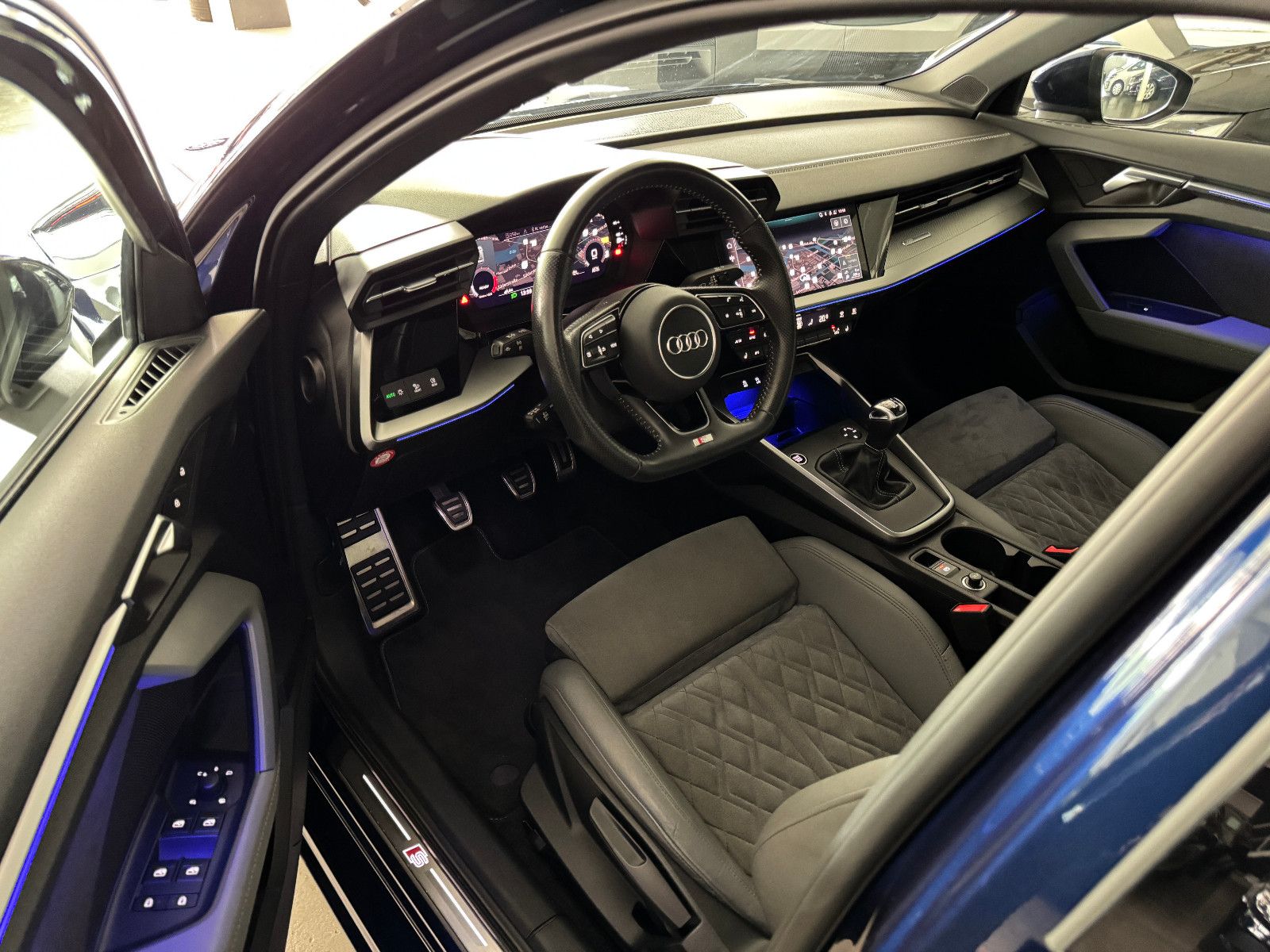 Fahrzeugabbildung Audi A3 Limousine S-LINE RS3 S-SITZE PANO VIRTUAL LED