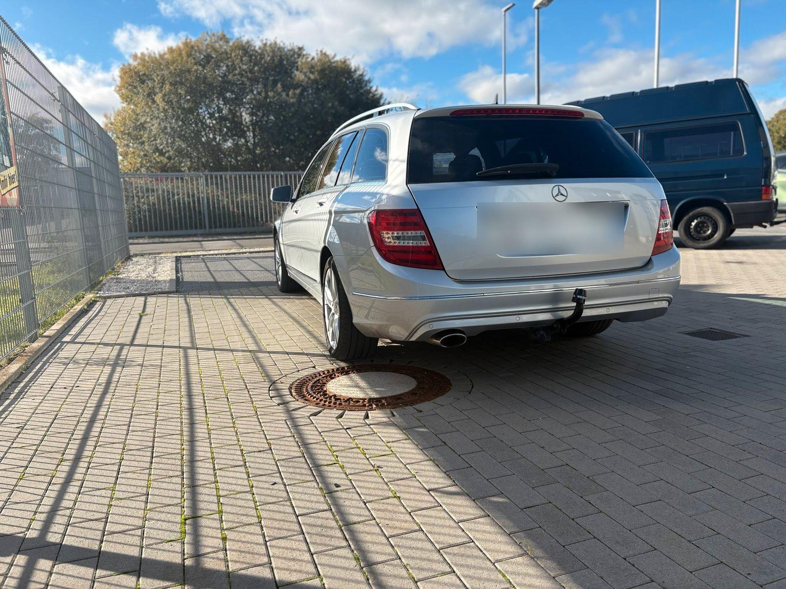 Mercedes-Benz C220 2012 — photo 12