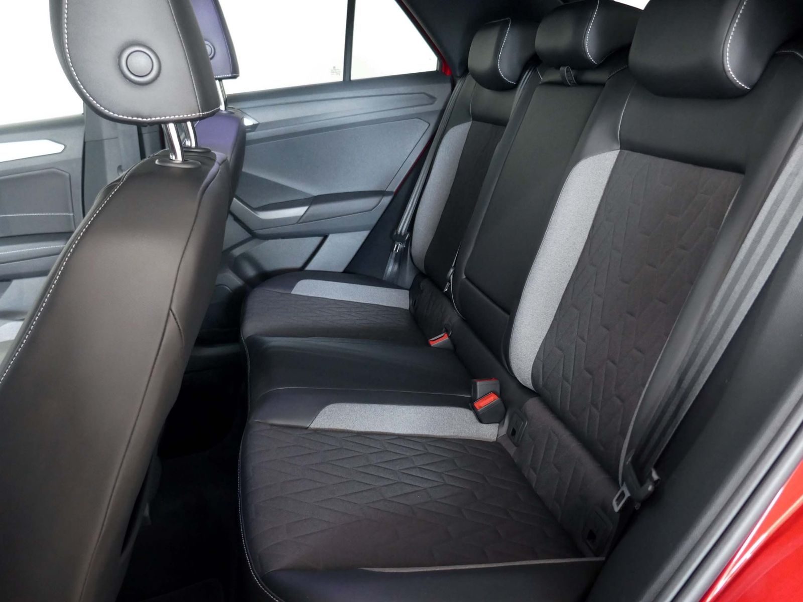 Fahrzeugabbildung Volkswagen T-Roc GOAL 1.5 TSI DSG | LED AHK RFK ACC