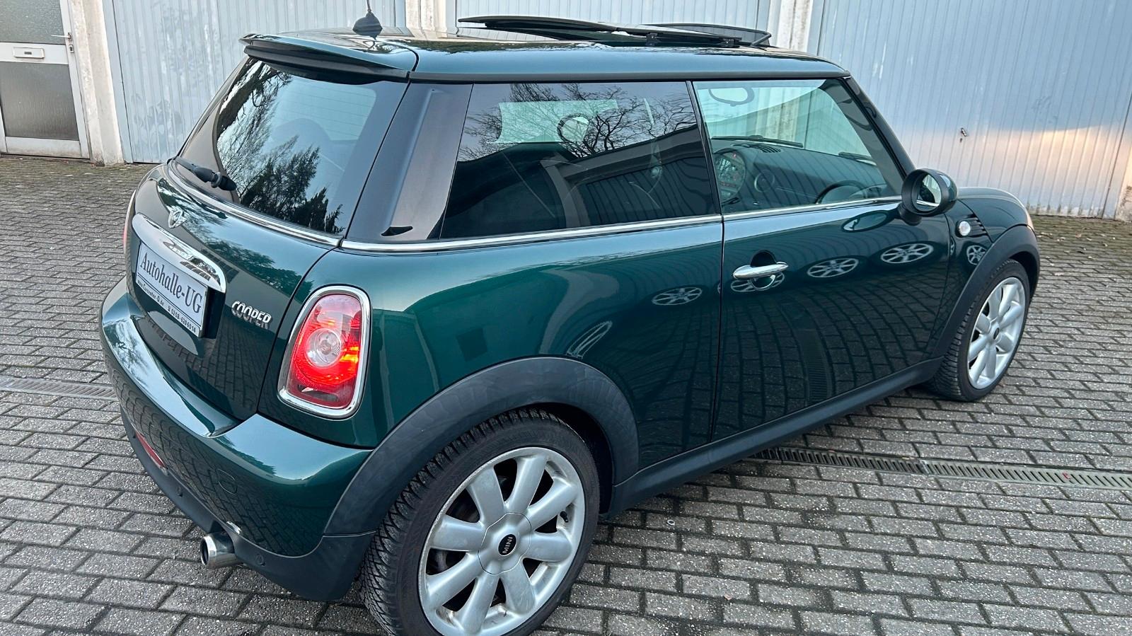 MINI Cooper 1,6 / 2.Besitz/Leder/ Klima /Panoramadach