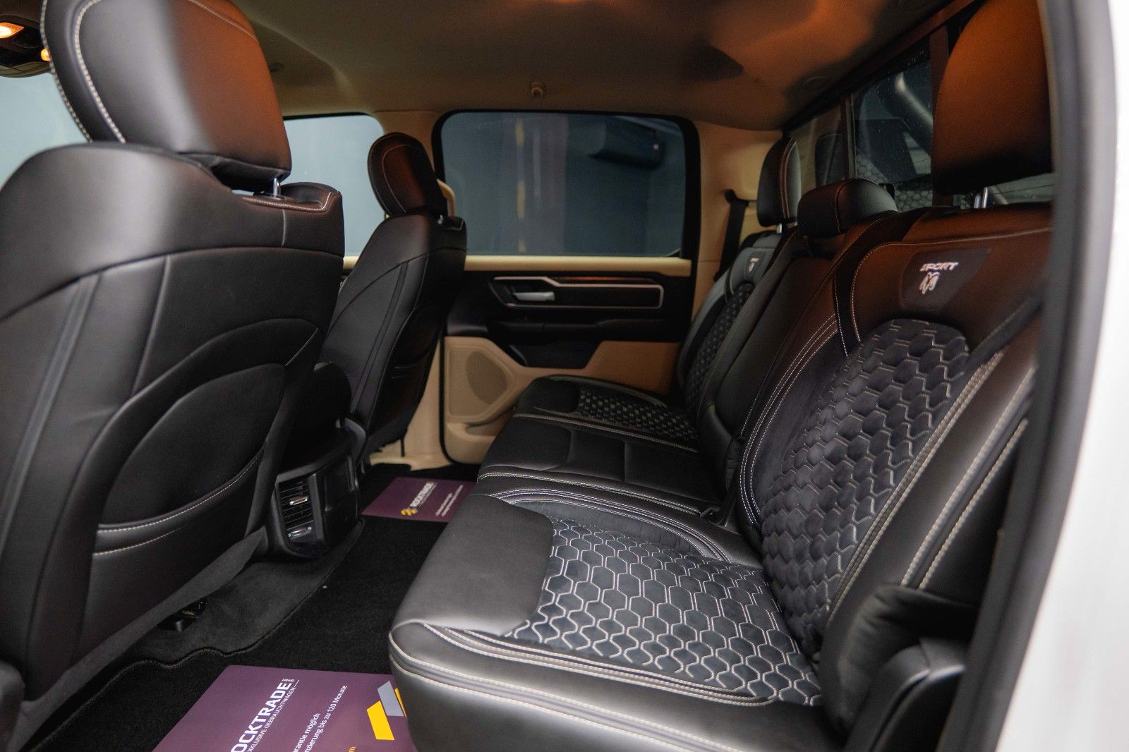 Fahrzeugabbildung Dodge RAM 5.7 V8 HEMI 4x4 OFFROAD LONGBED AXLE LOCK