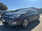 Opel Astra J Sports Tourer Design Edition I AHK I TüV