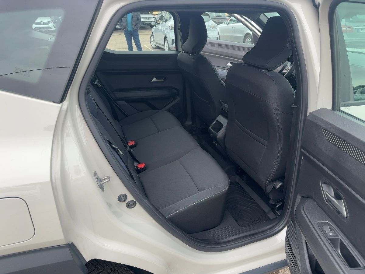 Fahrzeugabbildung Dacia Duster Expression TCe130 4x4 Winterpaket