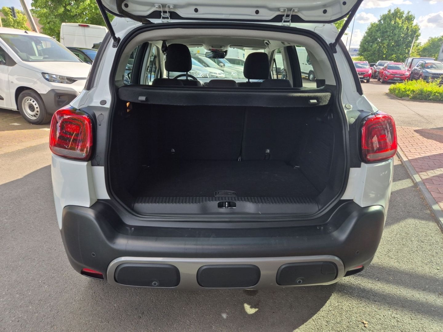 Fahrzeugabbildung Citroën C3 Aircross Feel 1.2 Puretech 110 Spurhalteass.