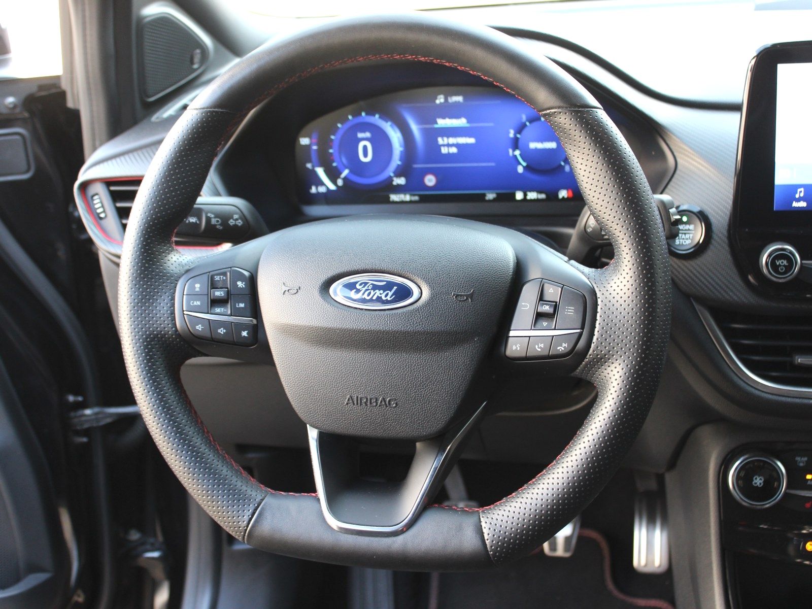 Fahrzeugabbildung Ford Puma ST-Line X 1,0 EcoBoost Mild Hybrid