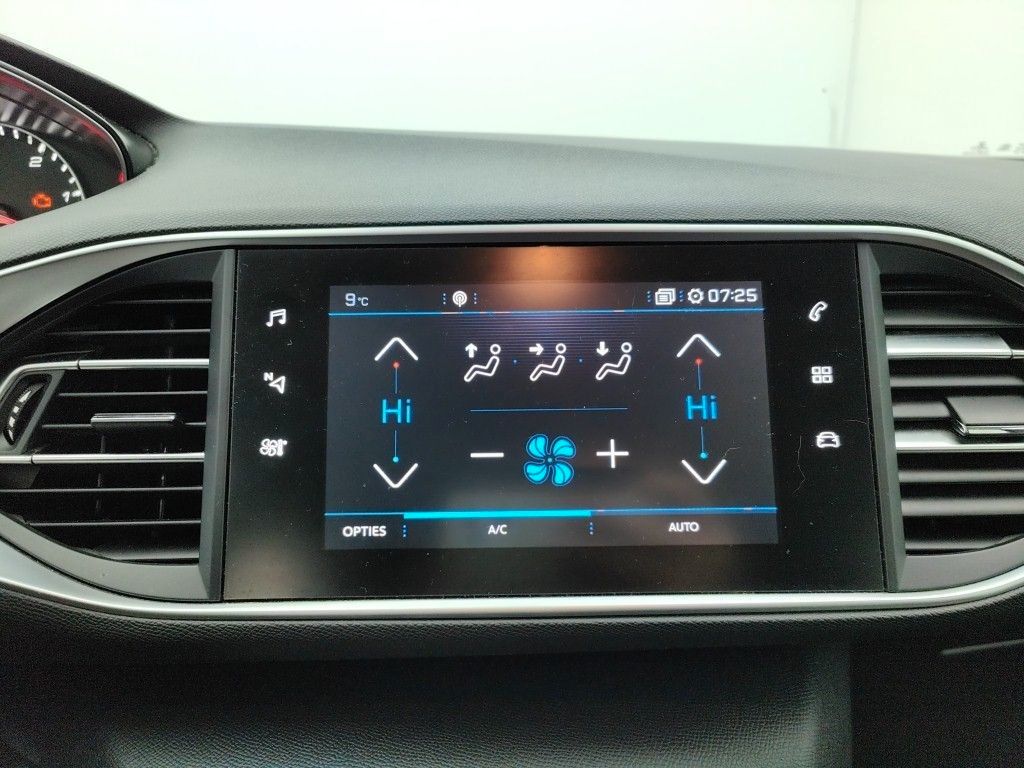 Fahrzeugabbildung Peugeot 308 SW Active 1.5D LED/NAVI/PDC/AHK/TEMPO
