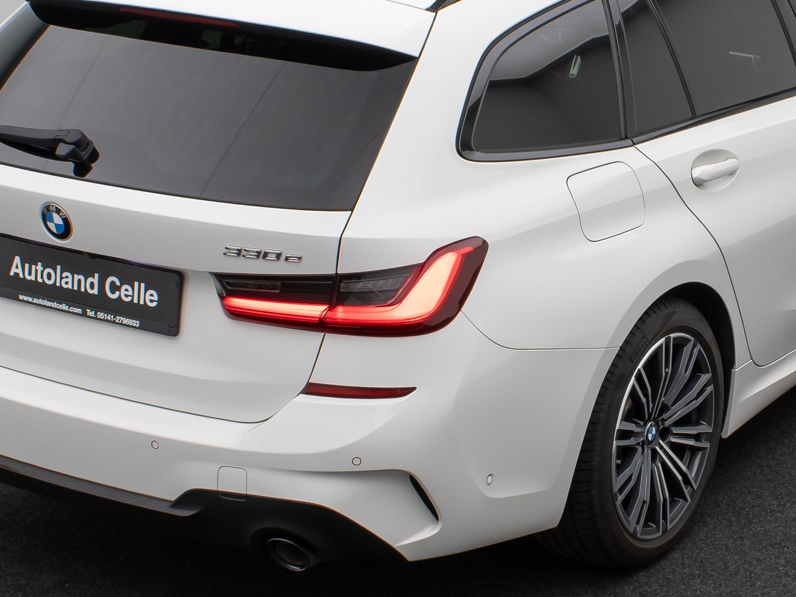 Fahrzeugabbildung BMW 330e M Sport Kamera DAB H/K Geschwind Parkassist