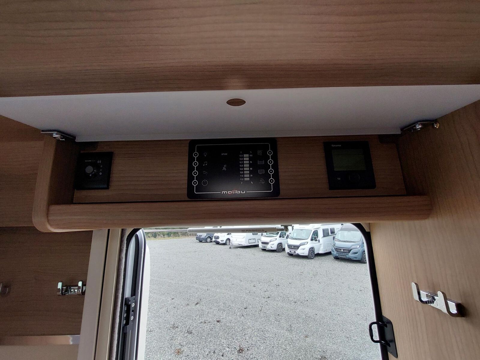 Fahrzeugabbildung Malibu T 430 KB LE lightweight LITHIUM TV NAVI Markise