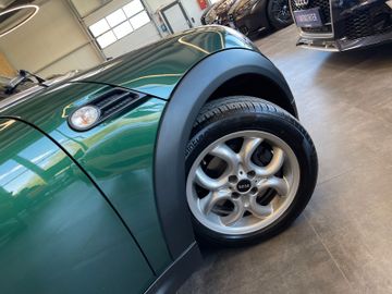 MINI Cooper *SHZ*PDC*NAVI*TEMPOMAT*LEDER*
