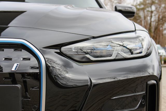 BMW i4 Gran Coupe 40 eDrive / M SPORT / LIVE COCKPIT