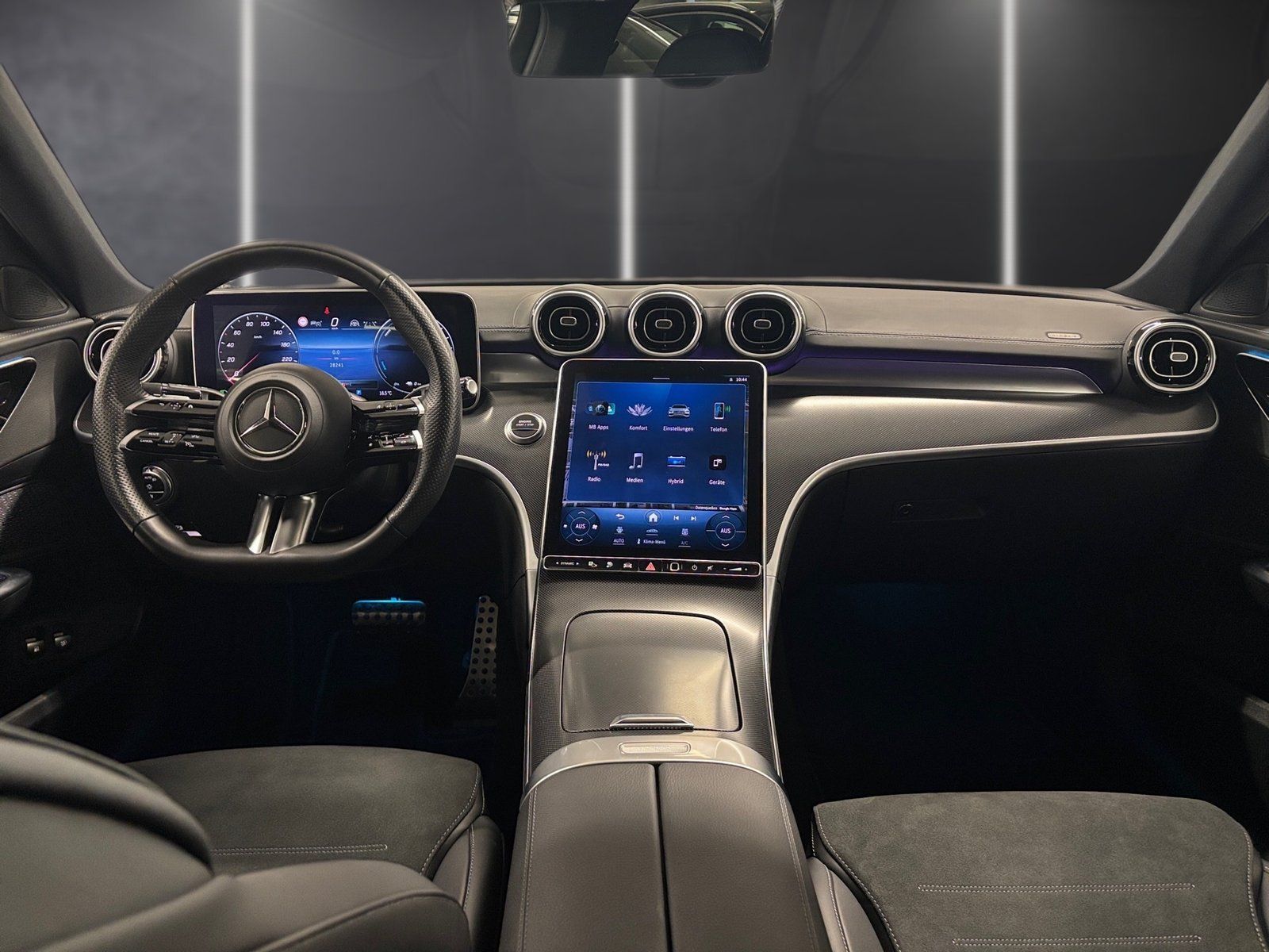 Fahrzeugabbildung Mercedes-Benz C 300 e AMG*AHK*Kamera*Distronic*Totw*LED*Night*