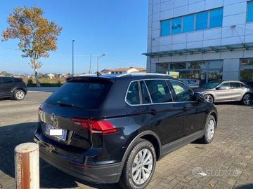 Volkswagen Tiguan - 5
