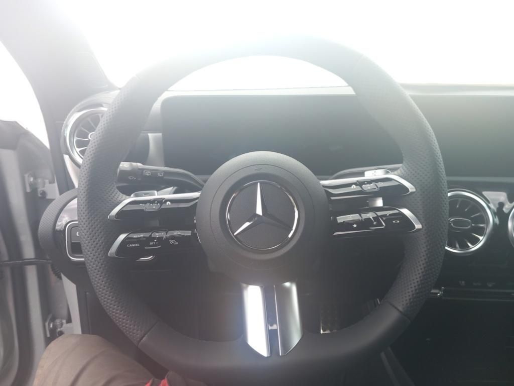 Fahrzeugabbildung Mercedes-Benz CLA 180 SB AMG*AHK*Sound*LED*Kamera*Night*TOT-As