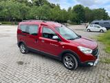 Dacia Dokker TCe 130 GPF Stepway Plus - rote Dacia Dokker