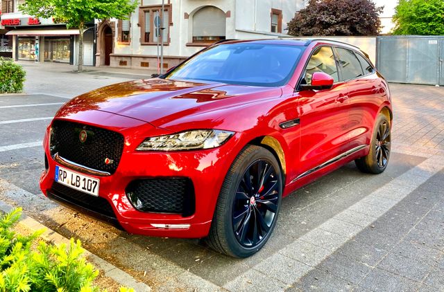 JAGUAR F-Pace