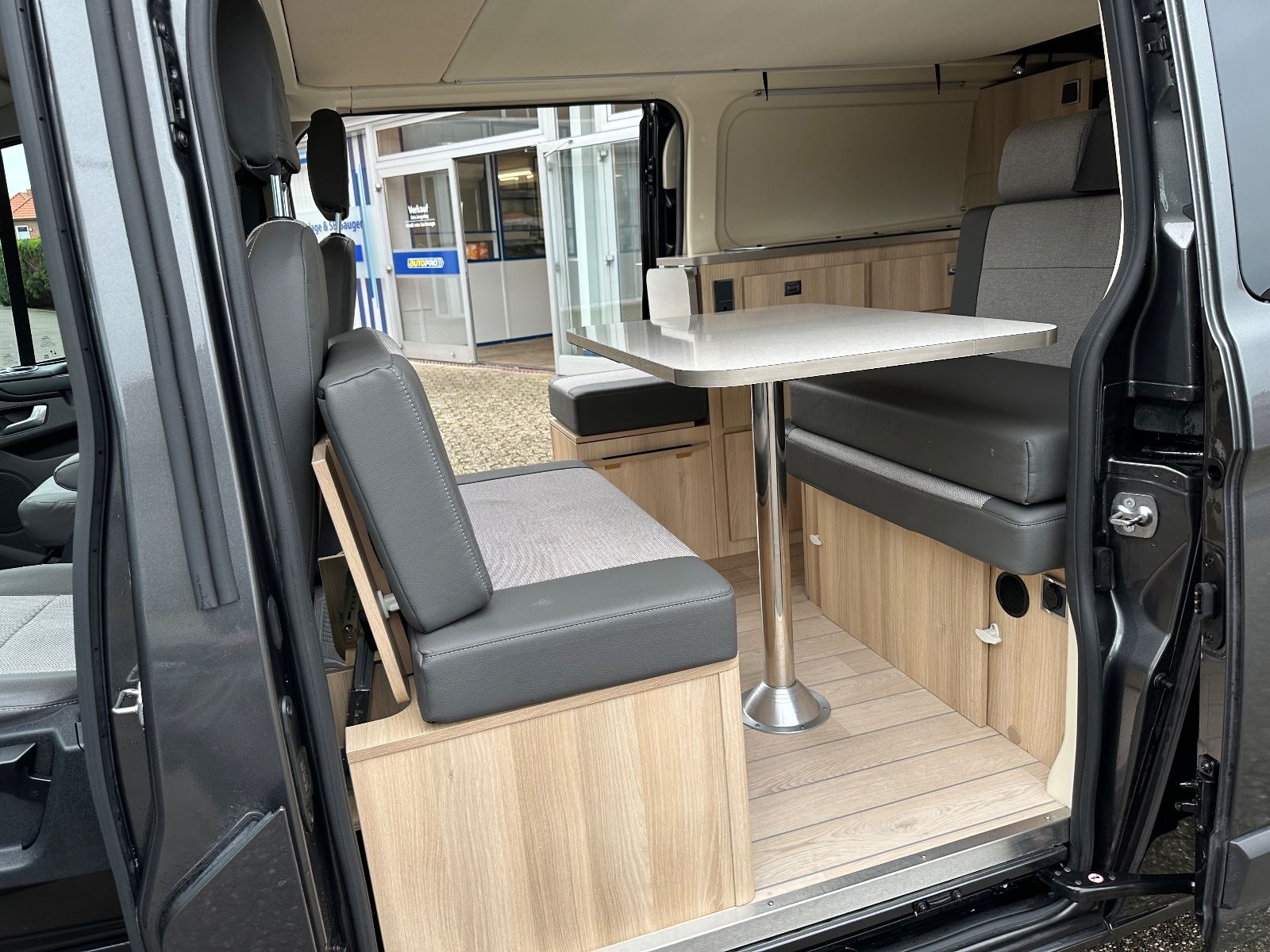 Fahrzeugabbildung Ford Transit Dreamer CapLand 2.0 TDCi AHK/Xenon/Navi