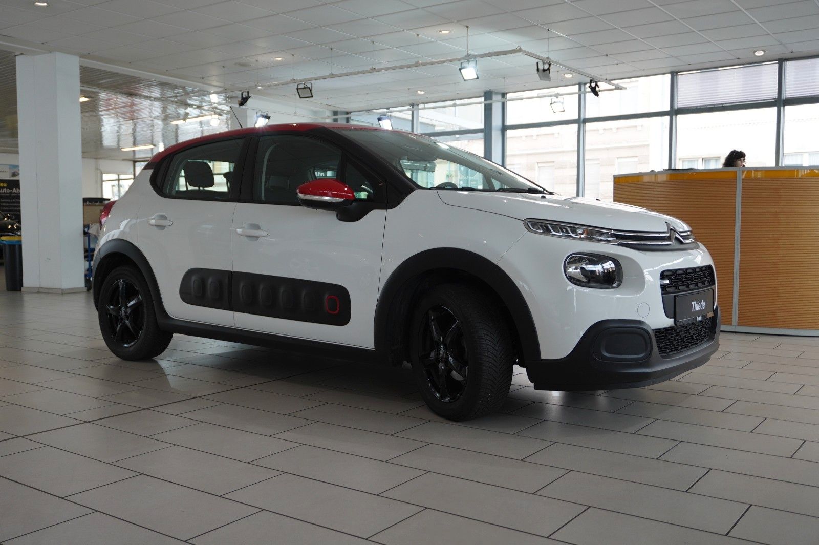 Fahrzeugabbildung Citroën C3 LIM. 1.2 FEEL LED/KLIMA/SHZ/PDC/TEMP./USB