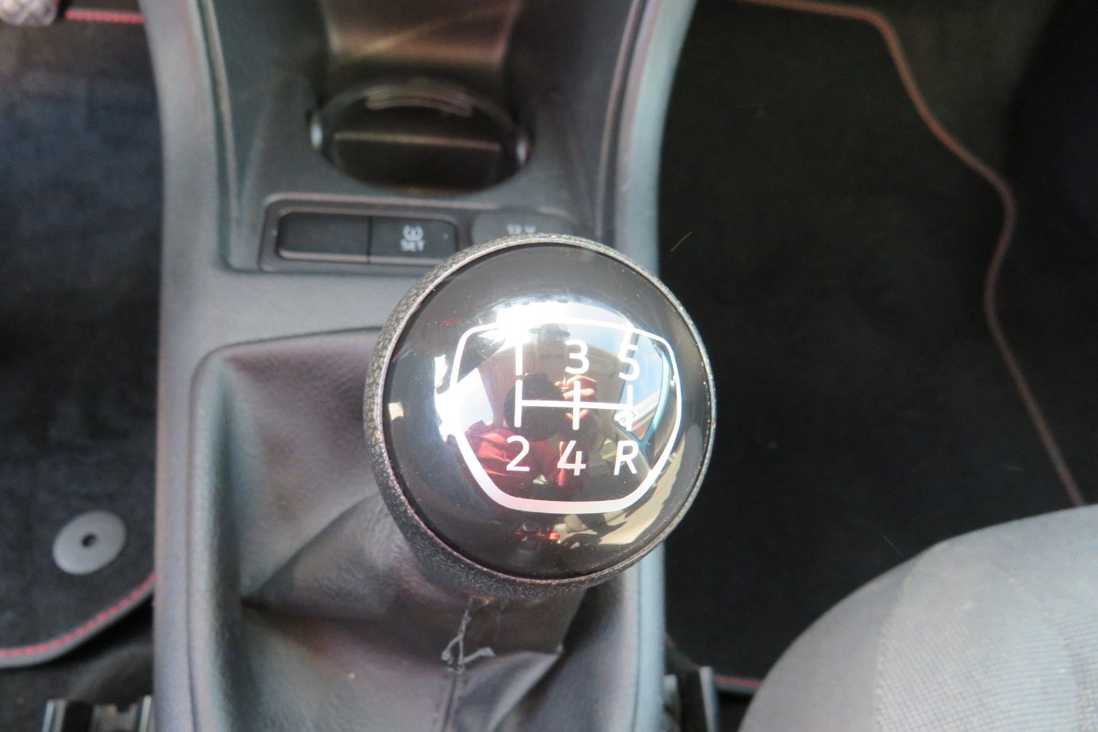 Fahrzeugabbildung Volkswagen up! 4T GJ KLIMA SPURHALTE DAB SCHECKHEFT