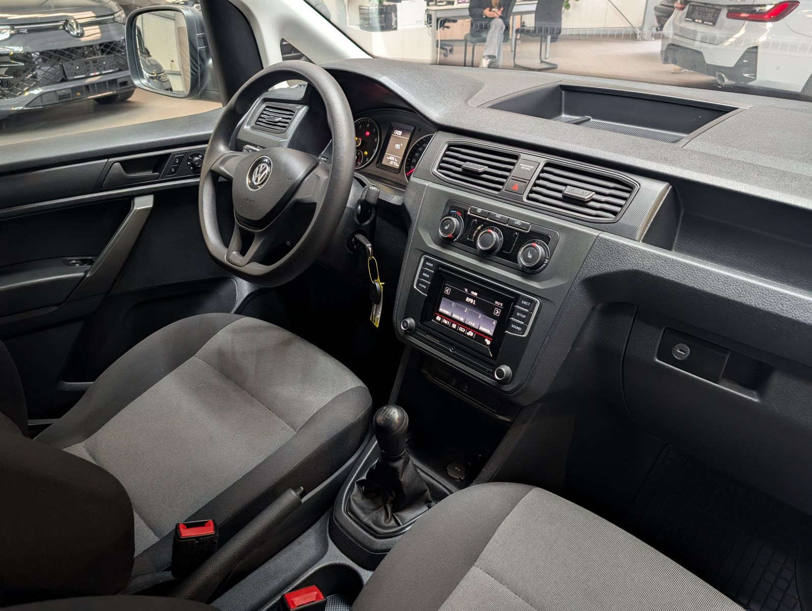 Fahrzeugabbildung Volkswagen Caddy 1.0 TSI BMT Klima Sitzheiz PDC 5-Sitz Temp