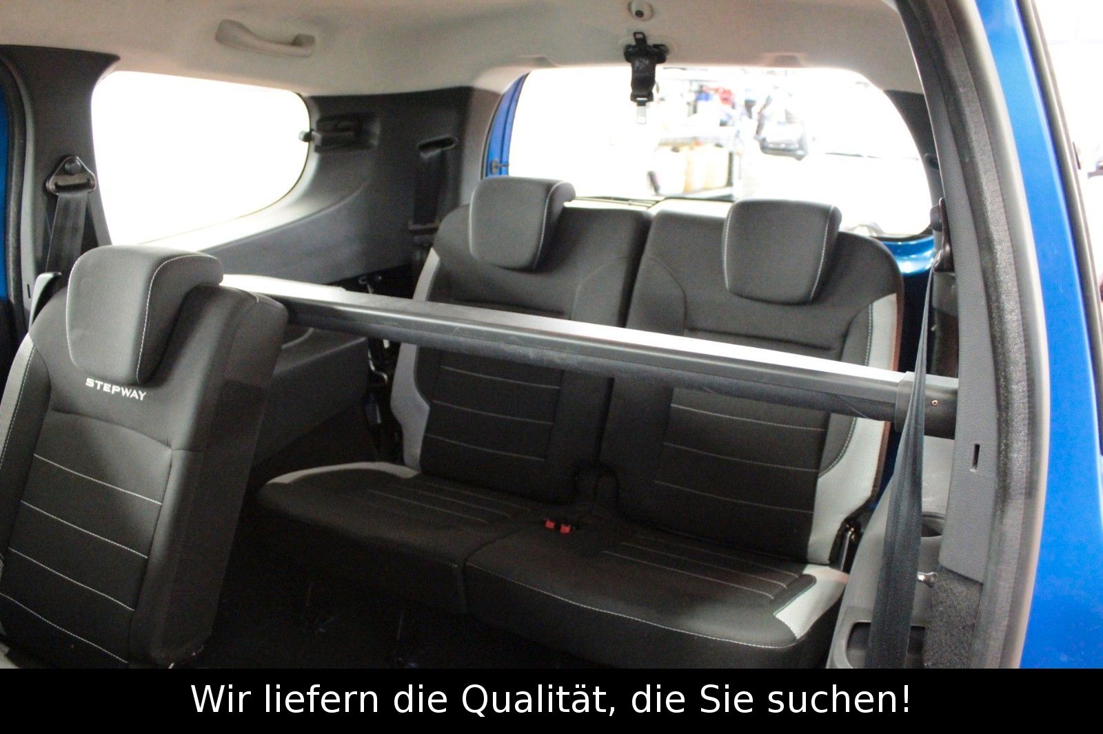 Fahrzeugabbildung Dacia Lodgy SCe 100 Stepway*7-Sitzer*Navi*