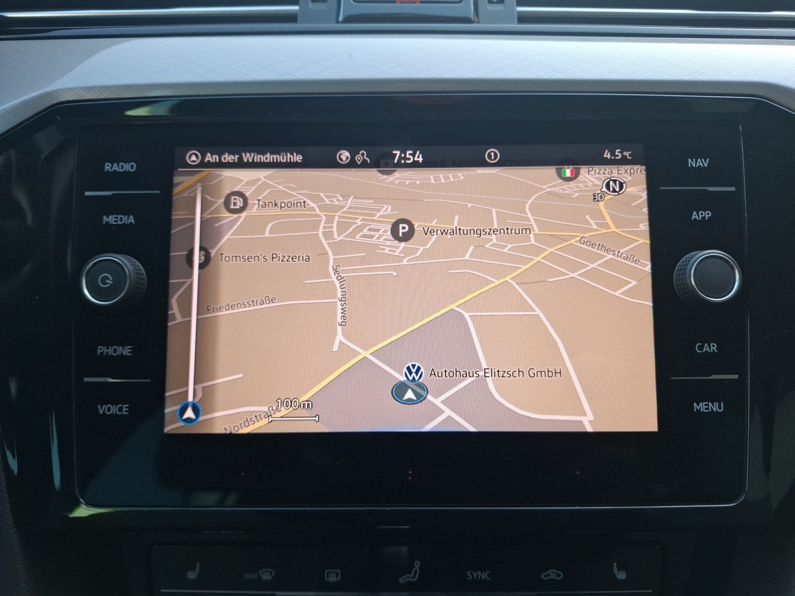 Fahrzeugabbildung Volkswagen Passat Variant TSI Business DSG Matrix Standhzg.