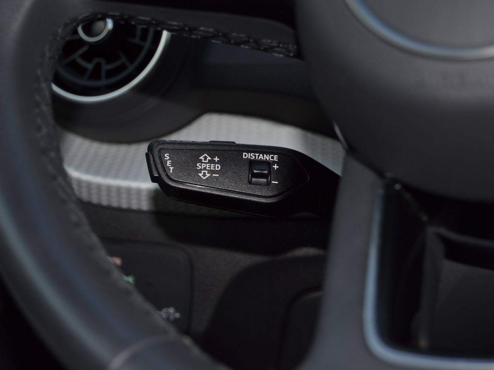 Q2 35 TFSI S-tronic Advanced AHK/MATRIX-LED/RFK/