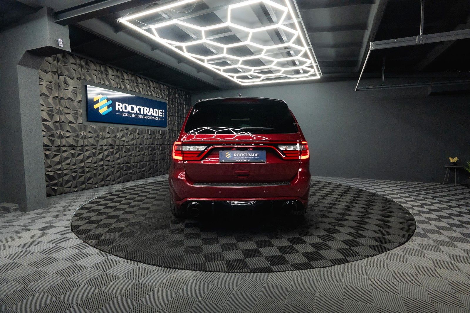 Fahrzeugabbildung Dodge Durango 5.7 V8 SRT 4x4 Night-Paket WIDEBODY 19%