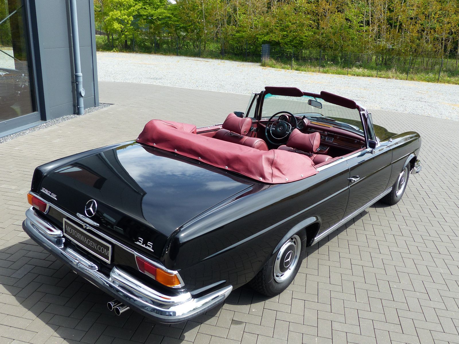 Fahrzeugabbildung Mercedes-Benz 280 SE 3,5  Cabriolet  111027... *Alle Extras*