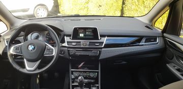Fahrzeugabbildung BMW Baureihe 2 Gran Tourer 218 i Sport Line