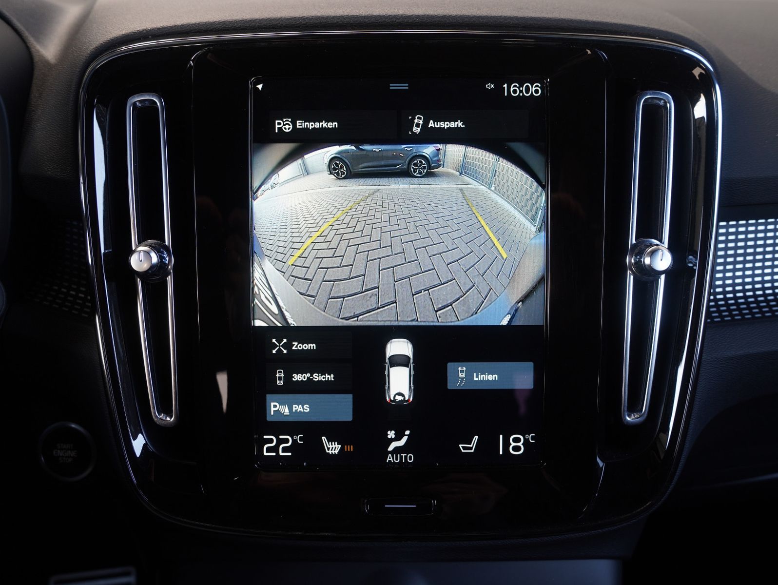 Fahrzeugabbildung Volvo XC40 B4 B R Design LED/NAVI/ACC/LEDER/360°