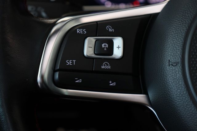 Fahrzeugabbildung Volkswagen Golf VII Lim.GTI|PANO|DSG|VIRTUAL|ACC|KAMERA|LED