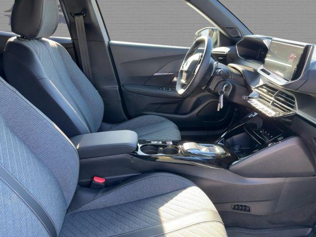 Peugeot 2008 PureTech 130 EAT8 Allure, 360° Kamera