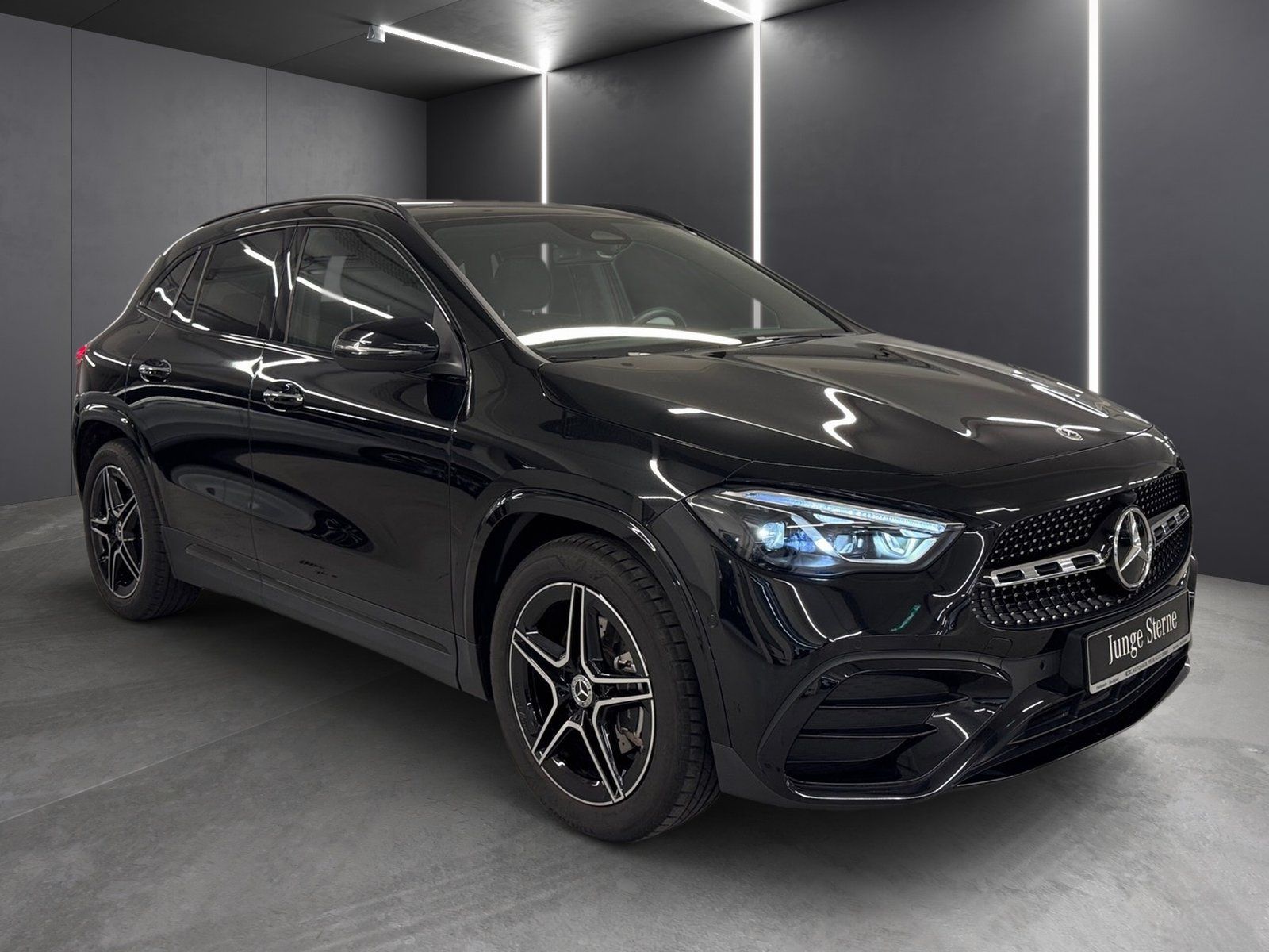 Fahrzeugabbildung Mercedes-Benz GLA 200 AMG*Panorama*Multibeam*Kamera*EasyPack*