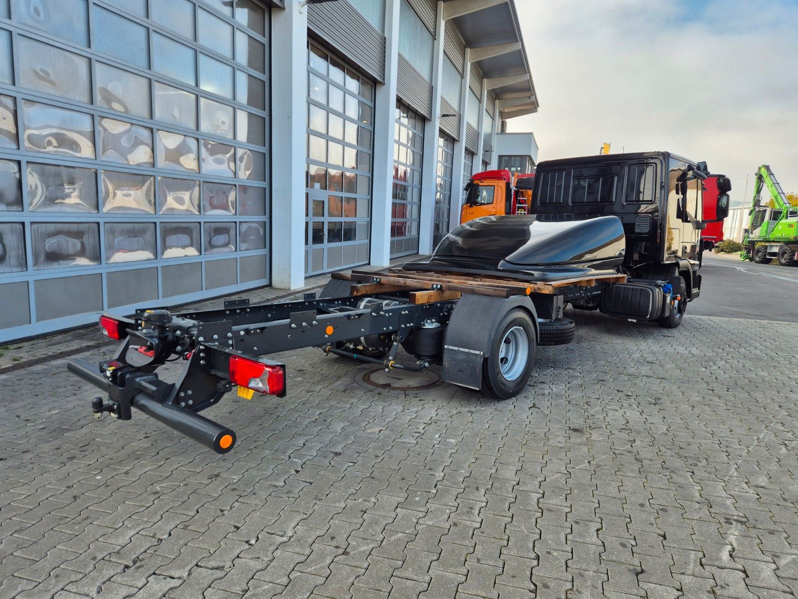 Fahrzeugabbildung Iveco Eurocargo ML80E22/P 2x AHK Klima Standh. Bett