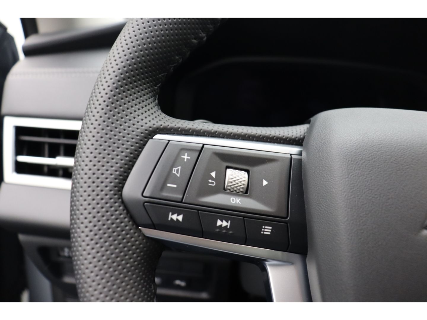 Fahrzeugabbildung Mitsubishi Outlander 2.4 PHEV 100 kW S-AWC Diamant ACC LED