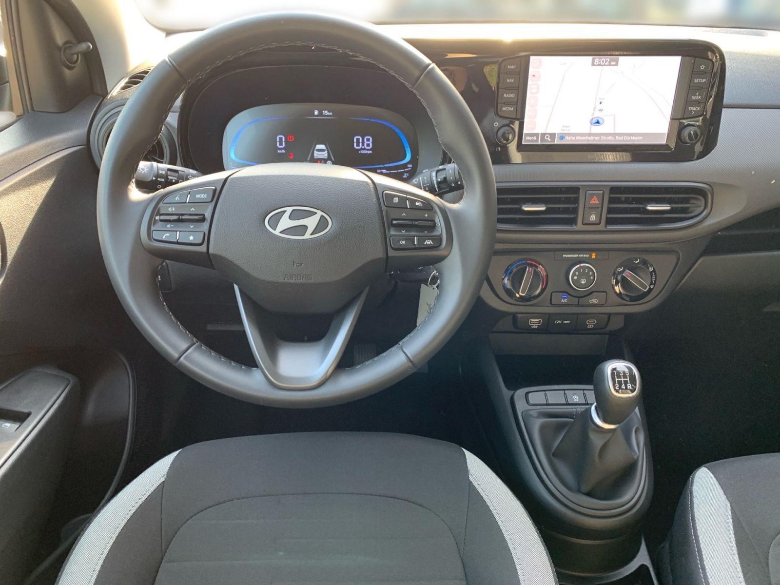 Fahrzeugabbildung Hyundai i10 1.0 Select Navi Allwetter