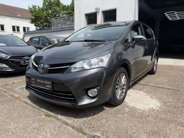 TOYOTA Verso