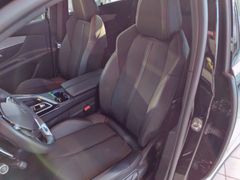 Fahrzeugabbildung Peugeot 5008 GT BlueHDI 130 EAT8 Panoramadach, 7-Sitzer