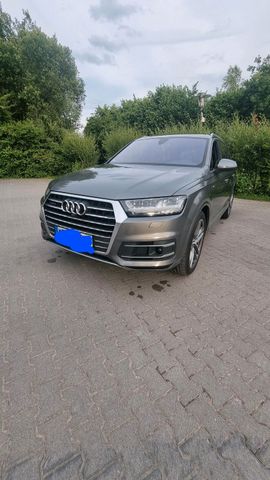 Audi AUDI Q7 3S-line