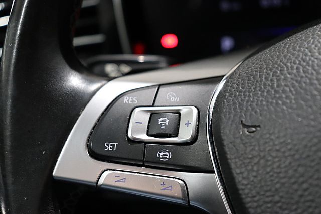 Touareg R-Line 3.0 TDI 4Motion LEDER NAVI STANDH