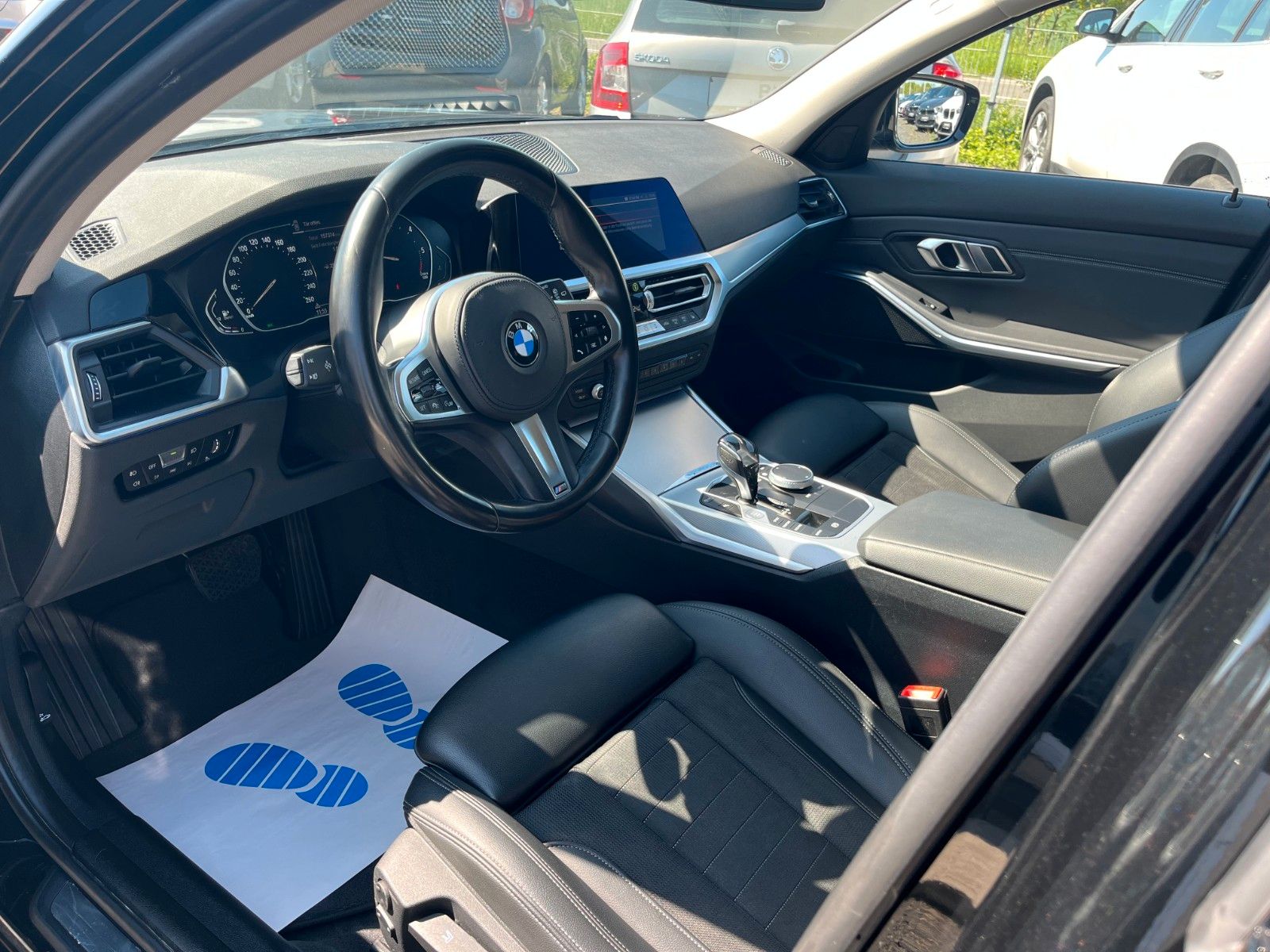 Fahrzeugabbildung BMW 320d xDrive Aut. SPORT LINE Navi LED AHK M Lenkr