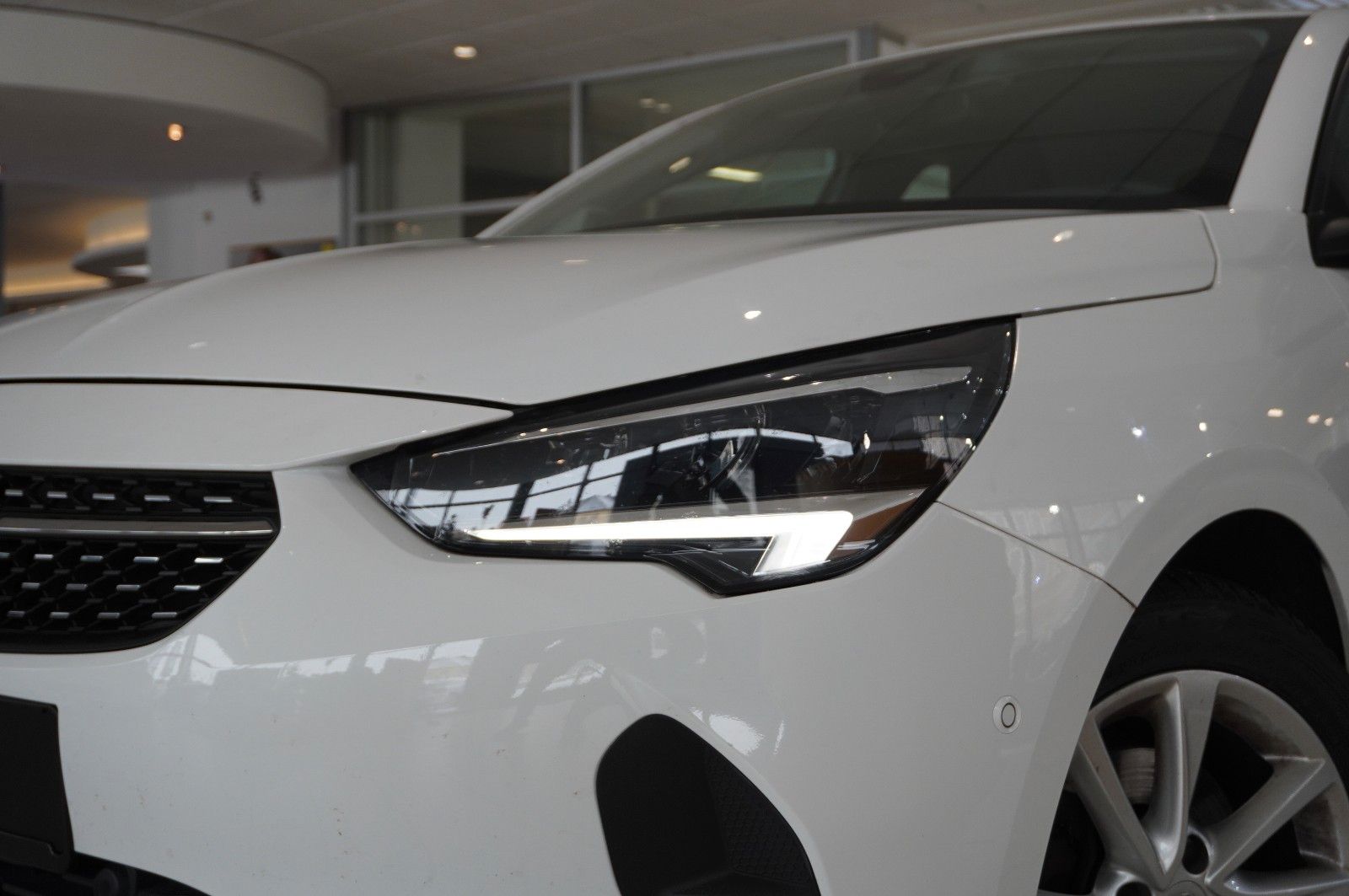 Fahrzeugabbildung Opel Corsa F 1.2T ELEGANCE NAVI/LED/KAMERA/SPORT/DAB+