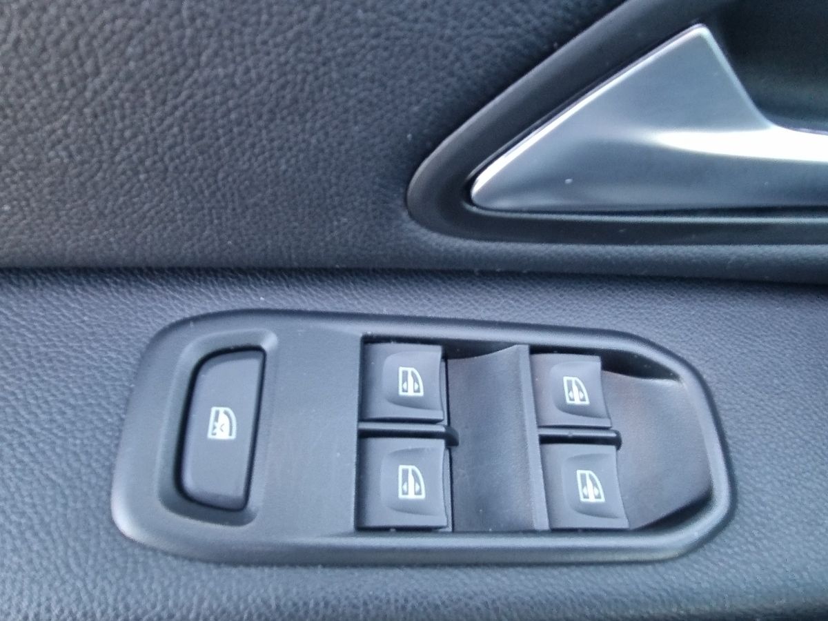 Fahrzeugabbildung Dacia Duster Prestige Blue dCi 115 4WD