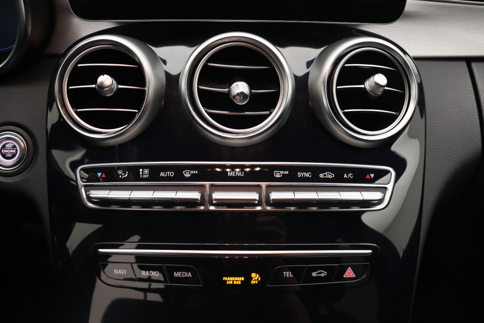 Fahrzeugabbildung Mercedes-Benz C 220d T-Modell 4Matic AMG-Line Night-Paket