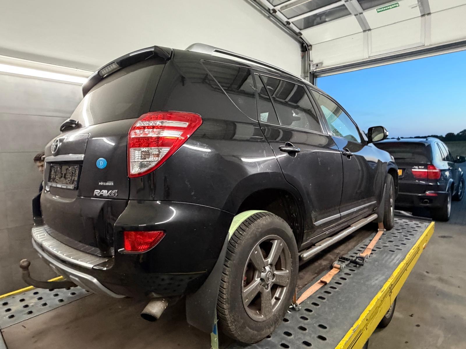 Toyota RAV4 2012 — photo 8