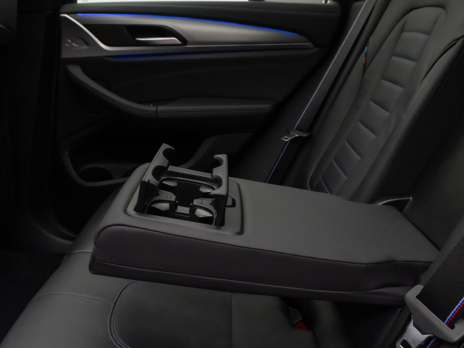 Fahrzeugabbildung BMW X3 xD30d M Sport Panorama Kamera HUD HiFi 19Zoll