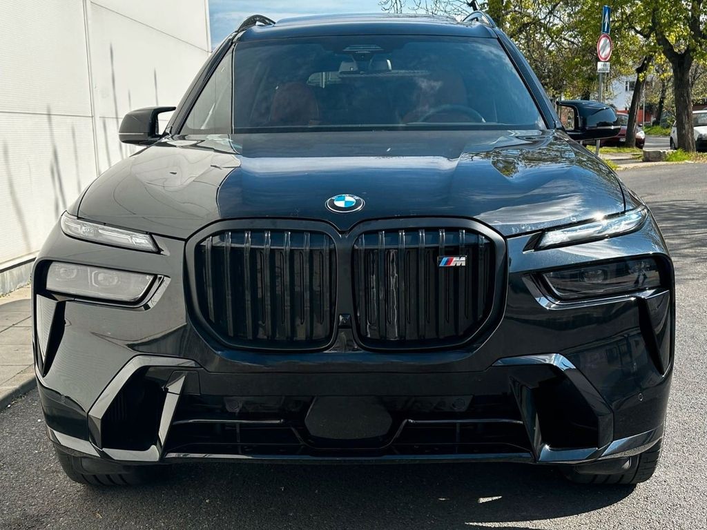 Image of BMW X7 M60