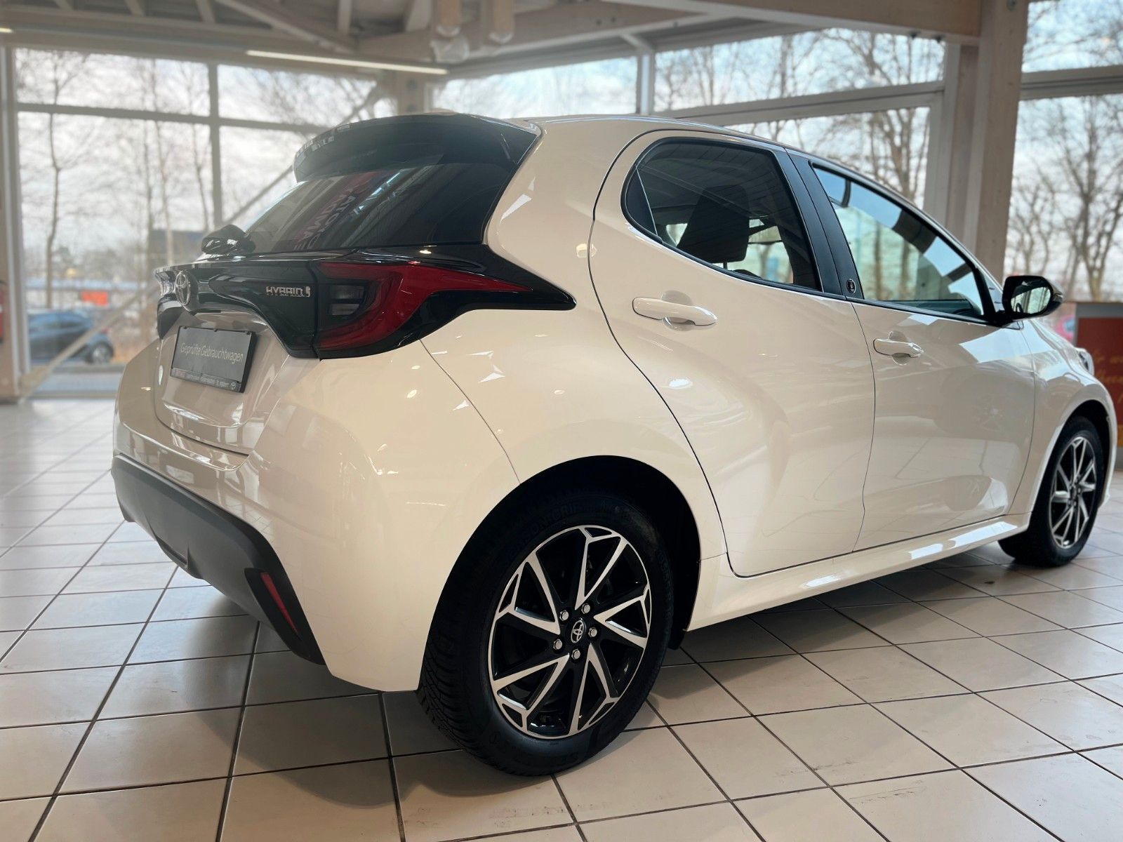 Fahrzeugabbildung Toyota Yaris Hybrid Team Deutschland