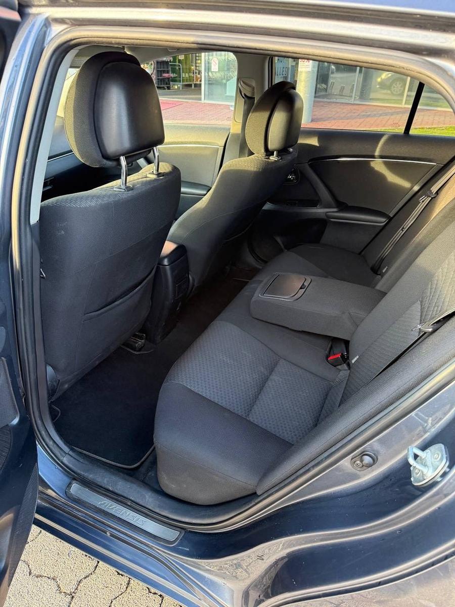 Toyota Avensis 2009 — photo 10